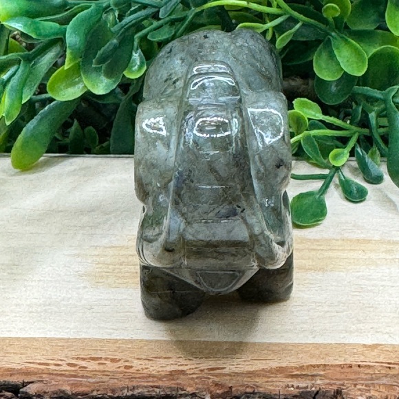 Labarodite Crystal Elephant Carving - Picture 4 of 9